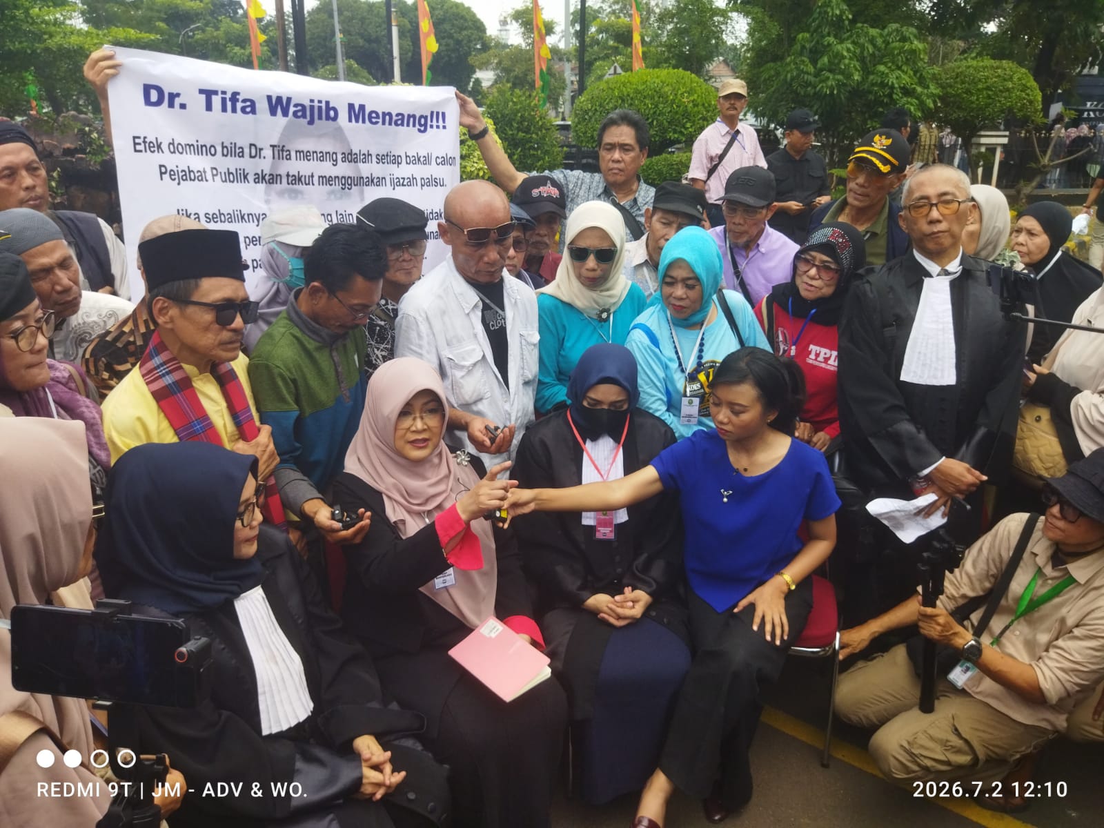 dr. Tifa Jalani Sidang Pidana, Sehari Kemudian Disertasi