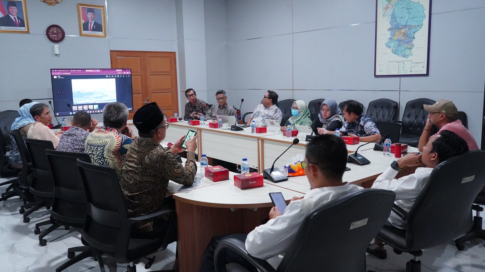 Gelar RDP, DPRD Kabupaten Bekasi Soroti 38 Cerobong PT Mulia Industrindo Tbk, Izin SLO Masih Berproses