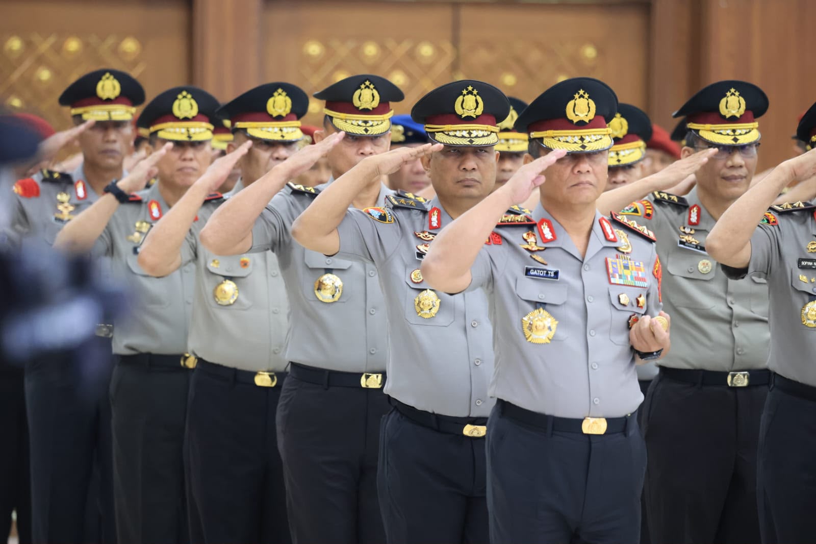 Kapolri Naikkan Pangkat 41.578 Personel Polri, Empat Perwira Resmi Sandang Bintang Tiga