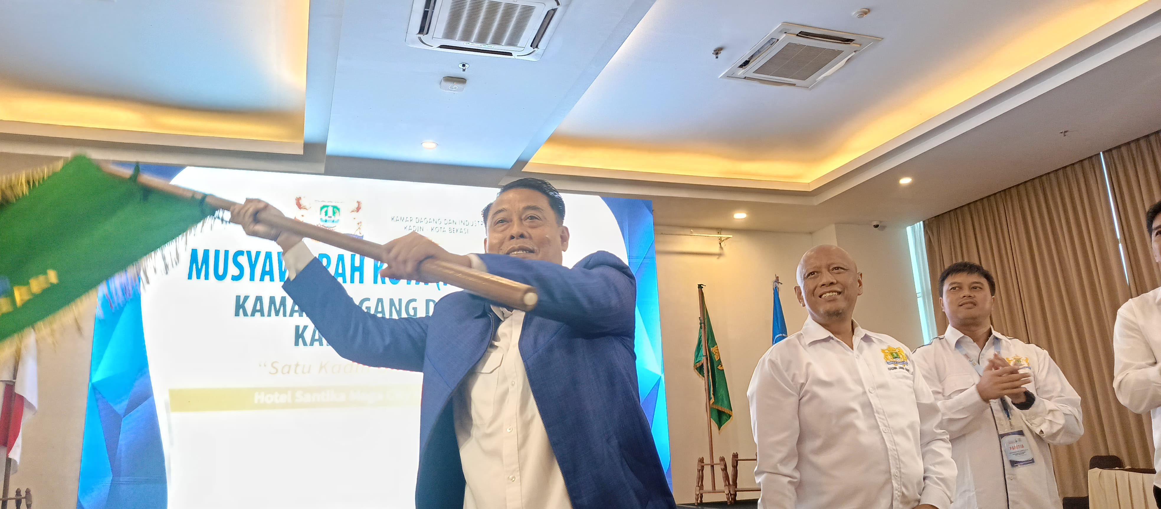 Qadar Ruslan Siregar Terpilih Aklamasi Jadi Ketua Kadin Kota Bekasi