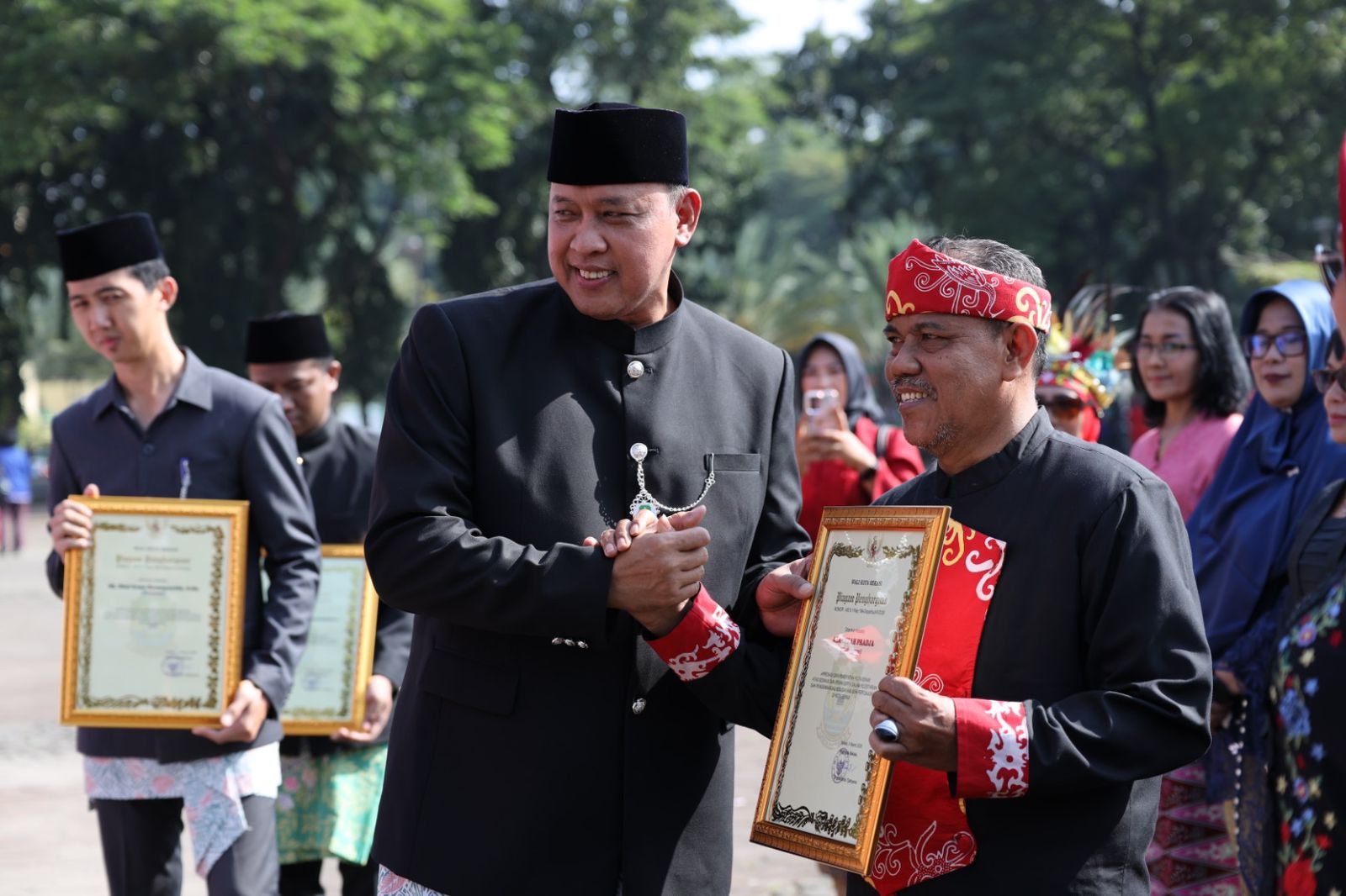 HUT ke-29 Kota Bekasi, Tri Adhianto Beri Penghargaan untuk Seniman dan Budayawan yang Jaga Warisan Budaya