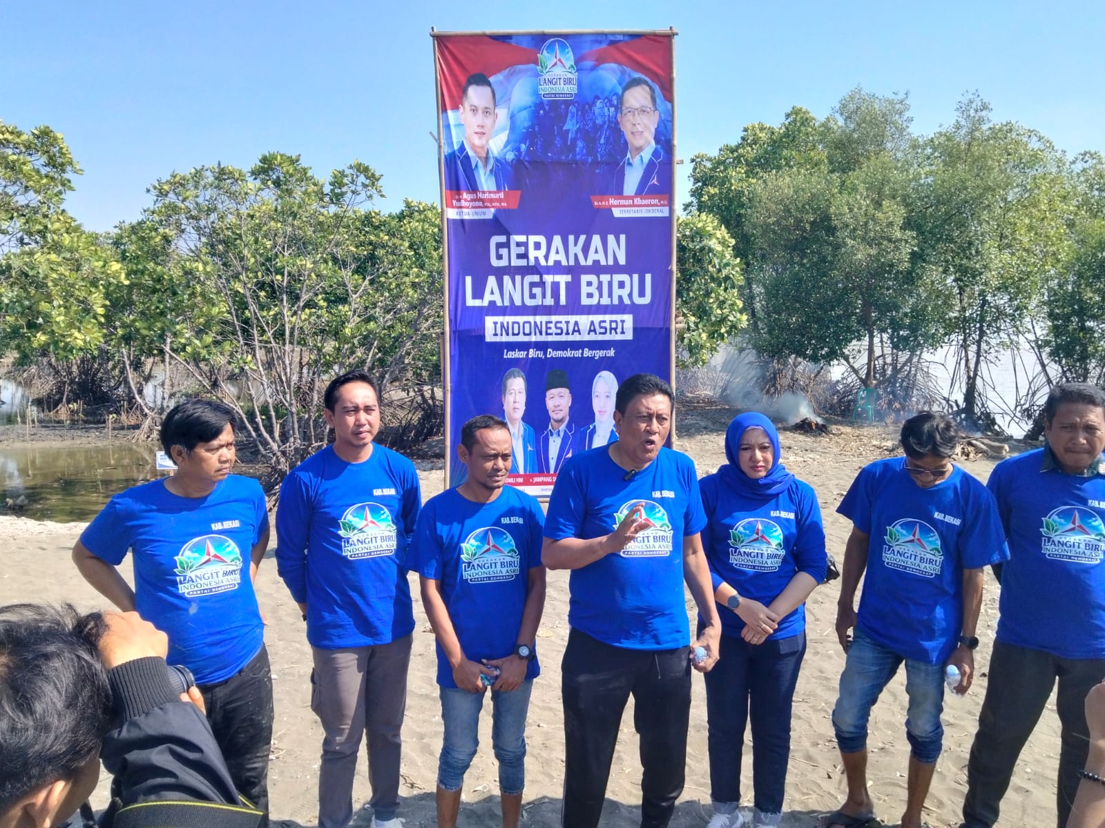 HUT ke-25 Partai Demokrat, DPC Kabupaten Bekasi Tanam 2.000 Mangrove di Muara Gembong