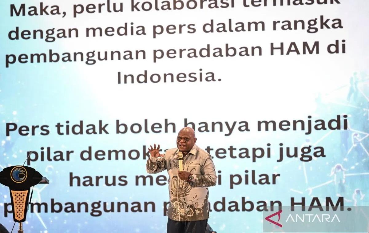 Natalius Pigai: Pers Bukan Sekadar Pilar Demokrasi, Tapi Pilar Peradaban HAM di Indonesia