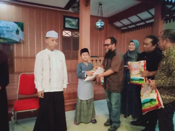 Pokja Wartawan DPRD Kabupaten Bekasi Gelar Bukber dan Santuni Anak Yatim Di Balai Rakyat