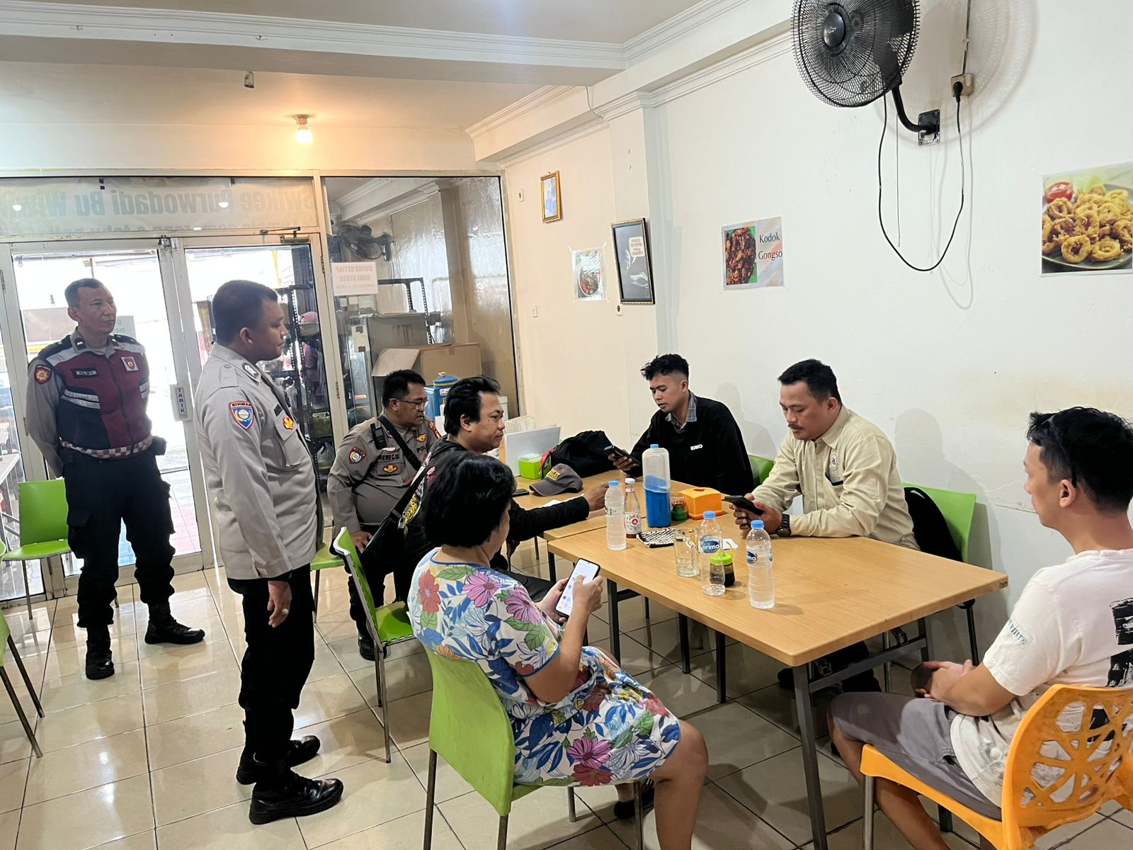 RESPON CEPAT LAYANAN POLISI 110, POLSEK KELAPA GADING TINDAK LANJUTI LAPORAN DUGAAN INTIMIDASI DEBT COLLECTOR