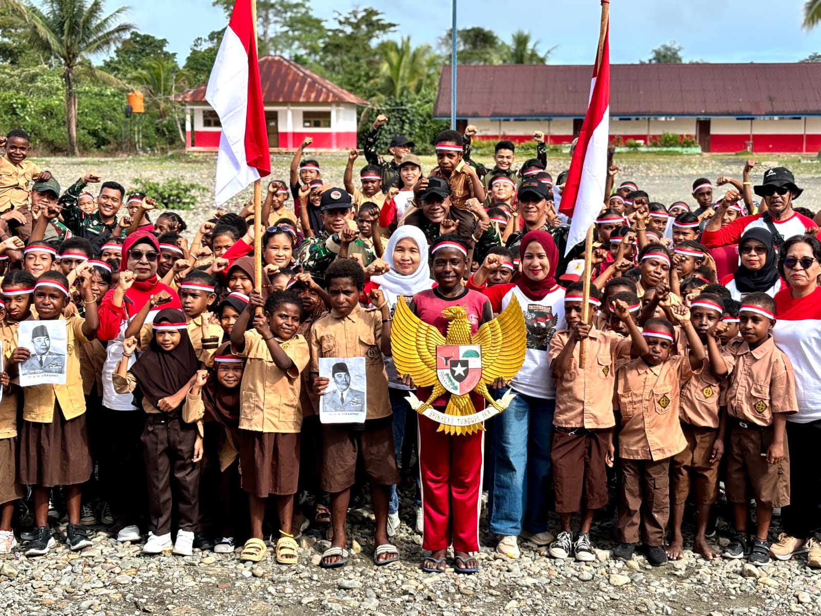Peringati Hari Lahir Pancasila, Satgas TNI Habema Perkuat Pendidikan dan Karakter Anak Papua