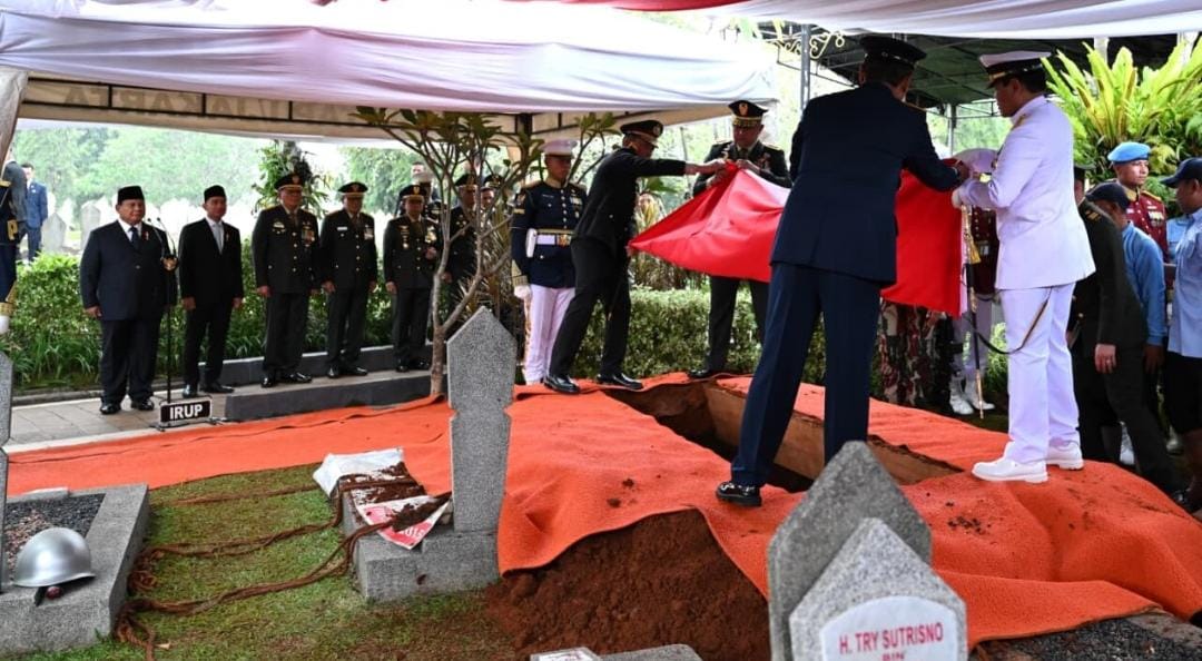 Presiden Prabowo Pimpin Pemakaman Kenegaraan Try Sutrisno di TMP Kalibata, Dihadiri Para Mantan Presiden dan Wapres
