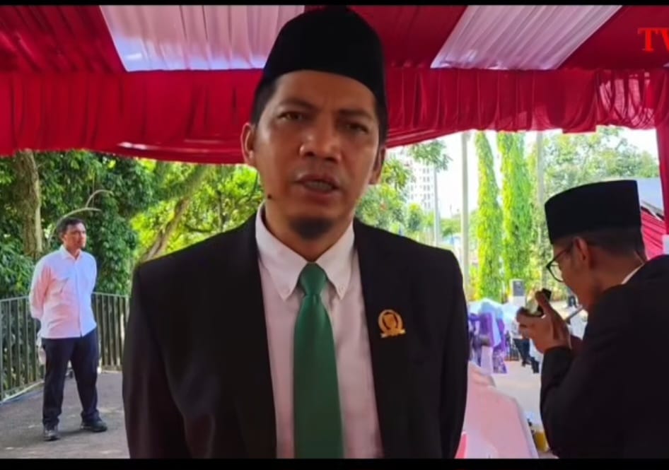 Viral Terekam Anggota DPRD Depok Merokok di Kawasan Tanpa Rokok Saat Hut Kota Depok, Diuji Integritasnya