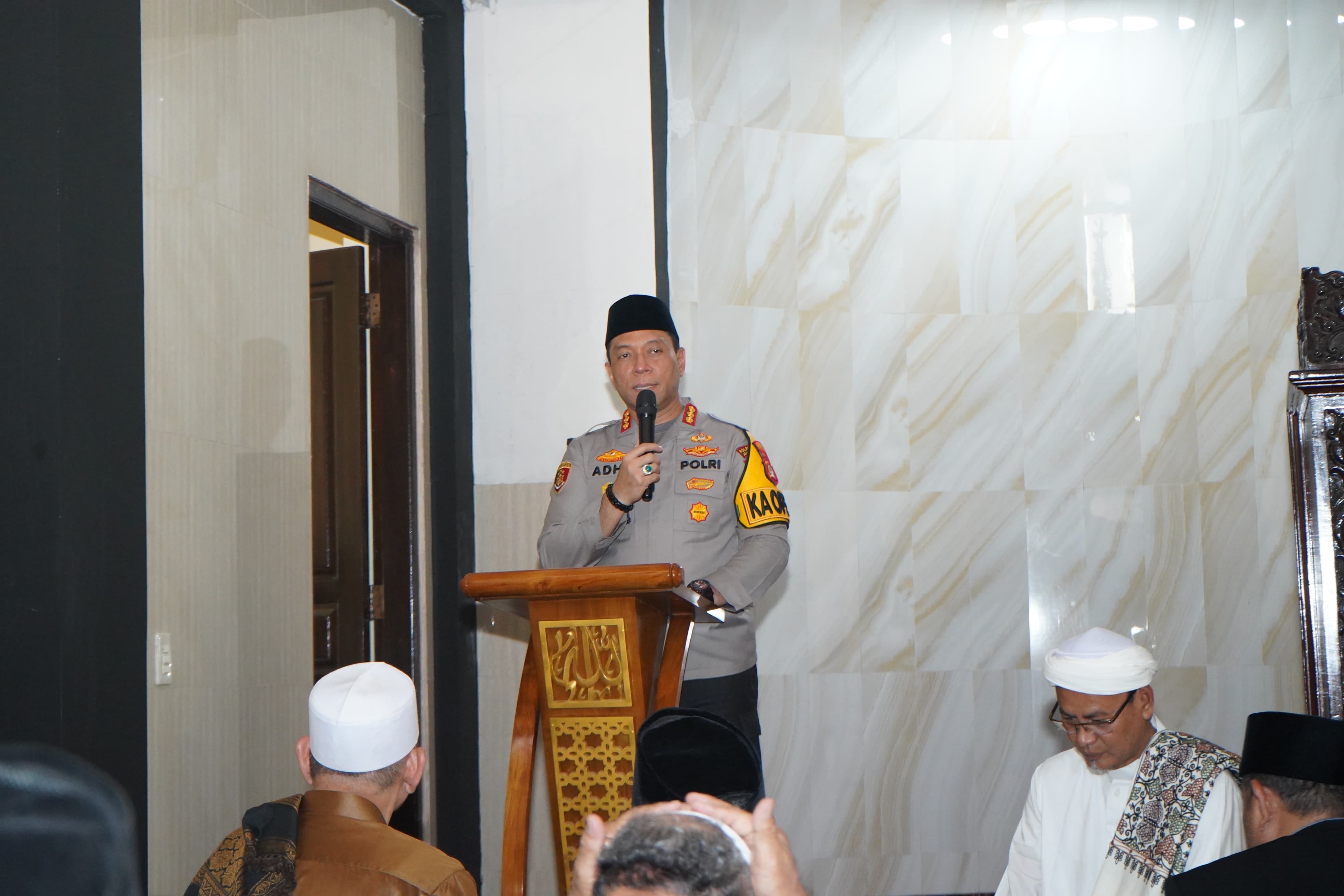 Kapolres Metro Jakut Ajak Jamaah Masjid Al-Amin Jaga Keamanan dan Ketertiban Lingkungan