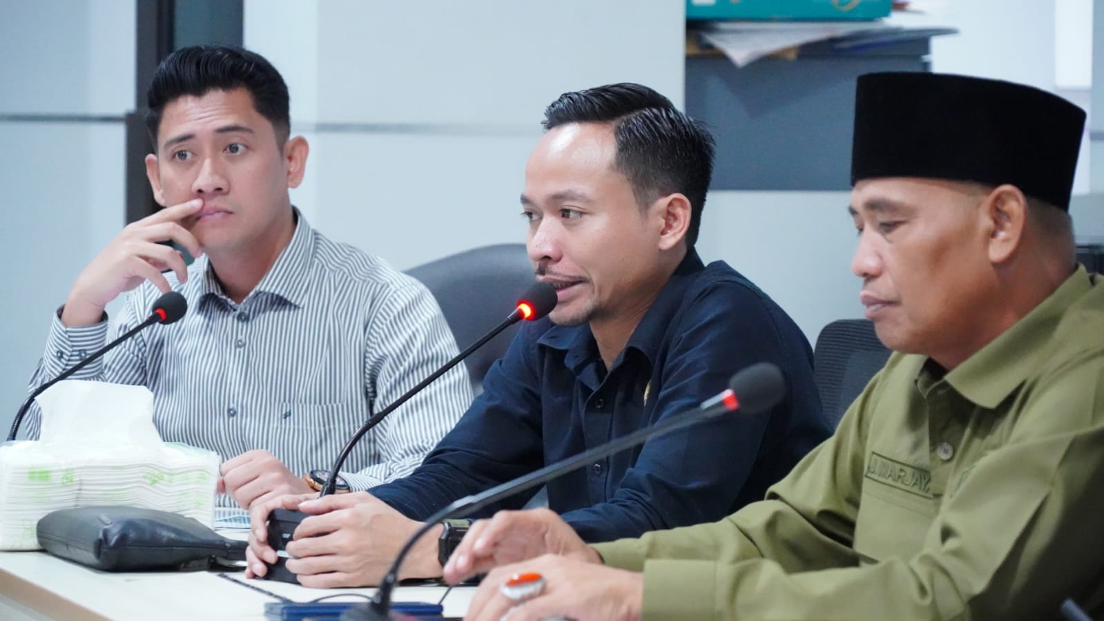 DPRD Kabupaten Bekasi Rapat dengan Warga soal Parkir Liar di Cikedokan, 8 Perusahaan Dipanggil