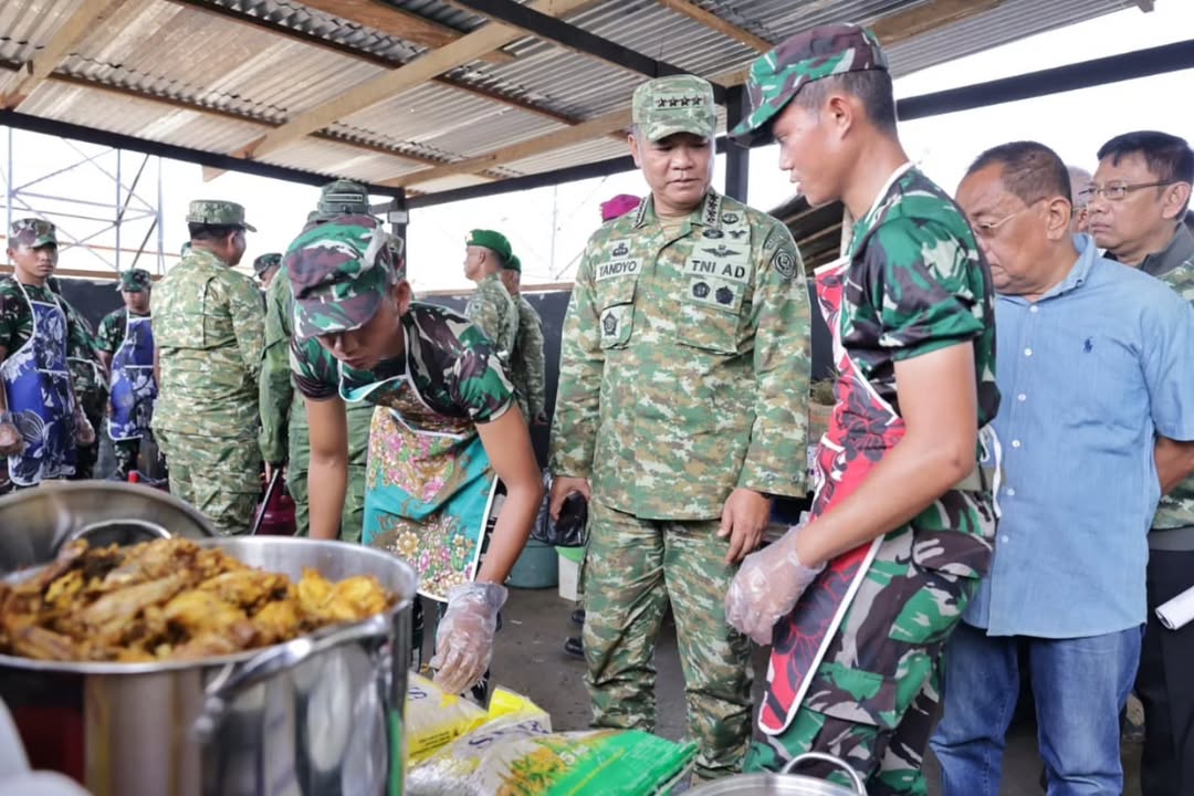 Wapang TNI Dampingi Menhan RI Tinjau Kesiapan Yonif TP 808/Mbaham Matta di Papua Barat