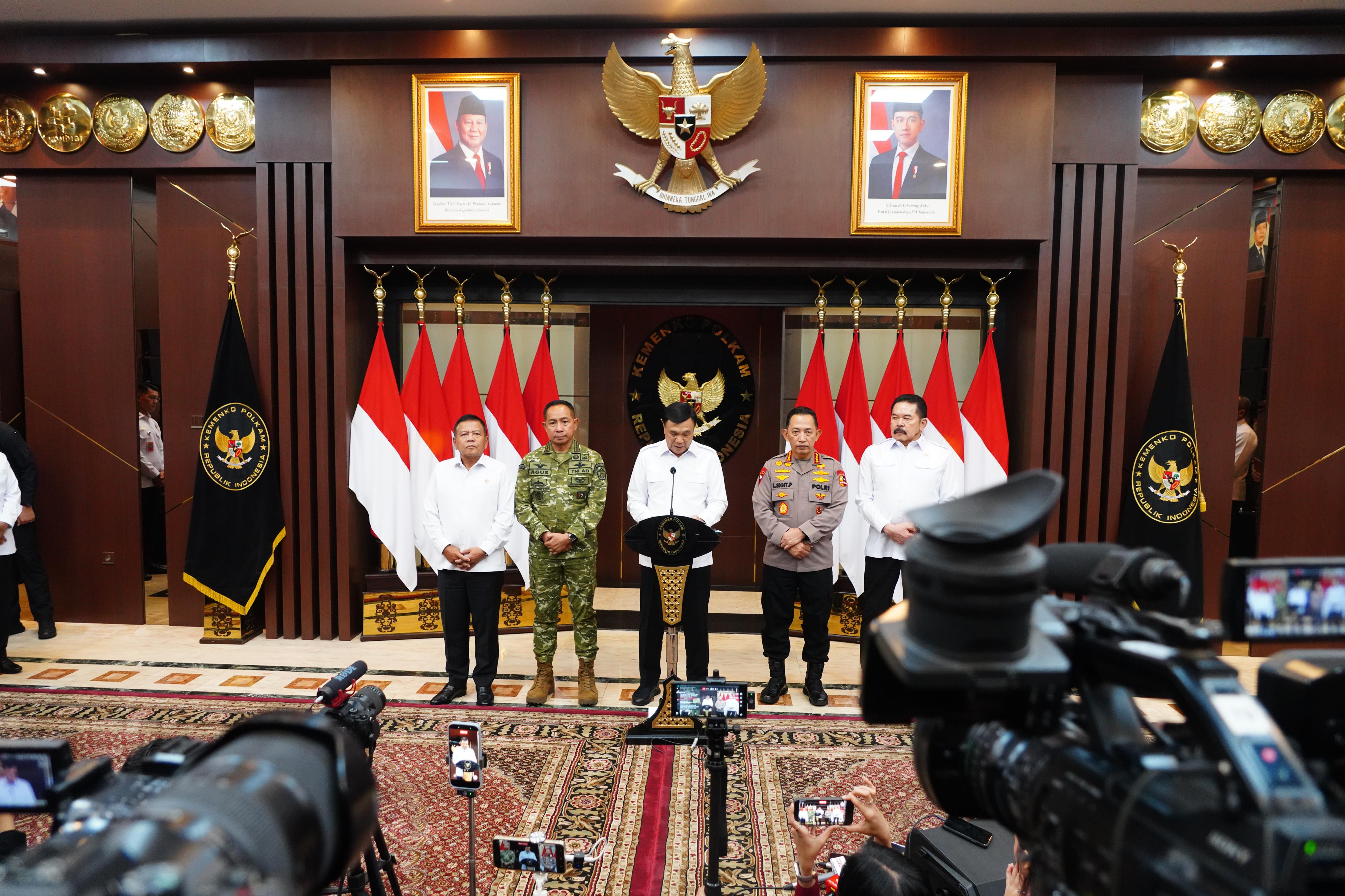 Panglima TNI Dampingi Menko Polkam, Masyarakat Diimbau Waspadai Hoaks dan Jaga Kondusivitas Jelang HUT RI