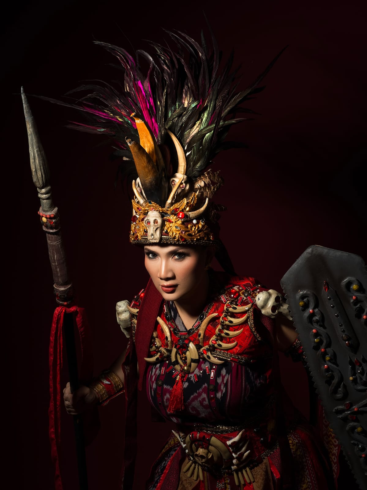 Lady Vien Curi Perhatian dengan Busana Kawasaran Minahasa, Ada Pesan Budaya di Baliknya