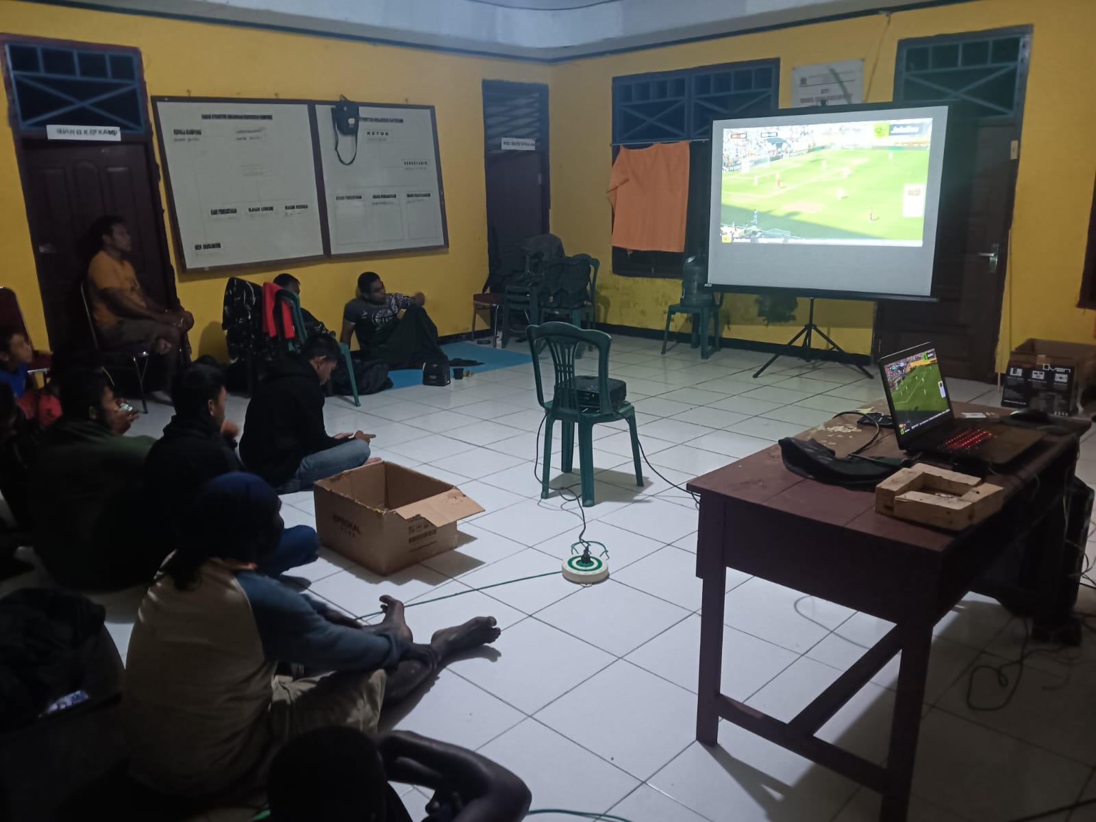 TMMD Ke-129 Kodim 1807/Sorong Selatan Pererat Kebersamaan Lewat Nobar Final Piala Dunia 2026 di Kampung Sesor