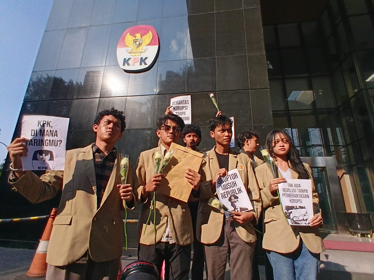 Mahasiswa Serikat Universitas Gajah Mada Datangi KPK, Sampaikan Aspirasi soal Pemberantasan Korupsi