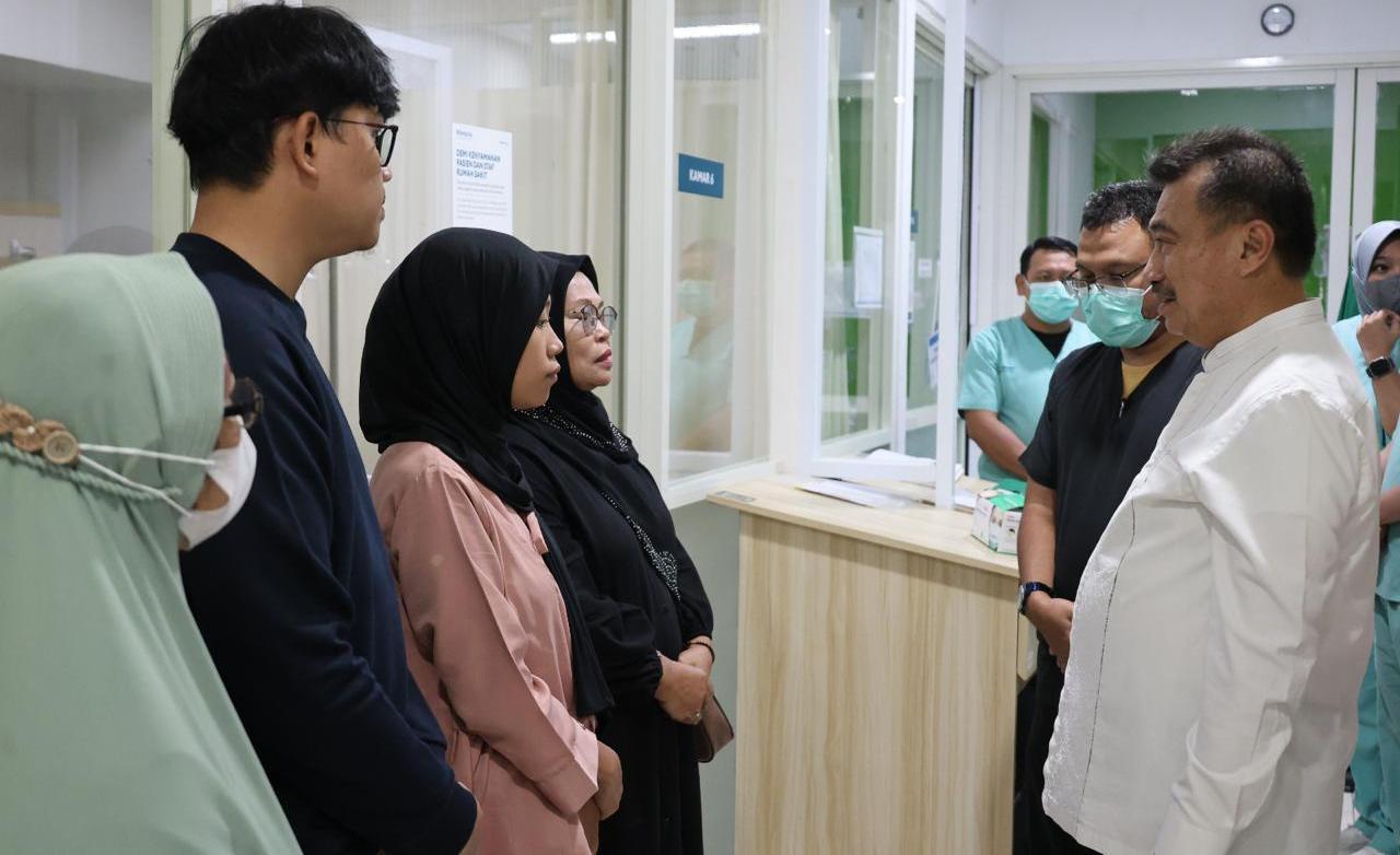 Wakil Wali Kota Bekasi Jenguk Korban Ledakan Cimuning, Dua Pasien Dirawat Intensif di ICU