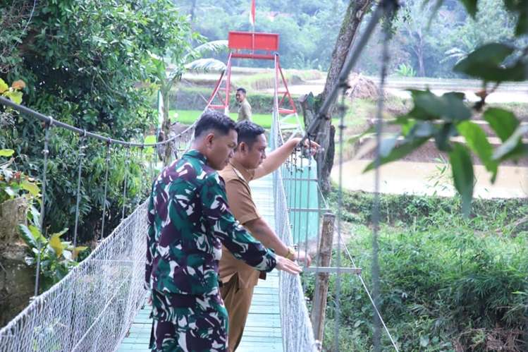 Resmikan Jembatan Gantung Garuda, Asep Surya Atmaja: Akses Warga Serang Baru–Setu Kini Lebih Mudah