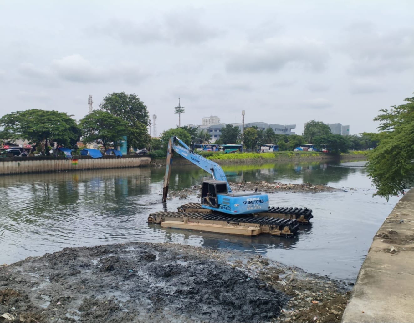 Pemprov DKI Jakarta Siagakan 668 Pompa dan Pasukan Biru untuk Antisipasi Banjir